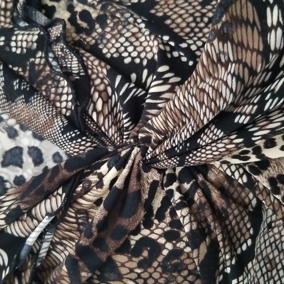 Animal Print Blouse Size M - Picture 9 of 9